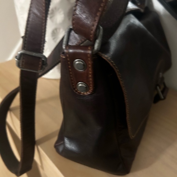 Jack George’s Voyager Olivia Crossbody Bag Brown Hand Stained Buffalo Leather - Picture 14 of 16